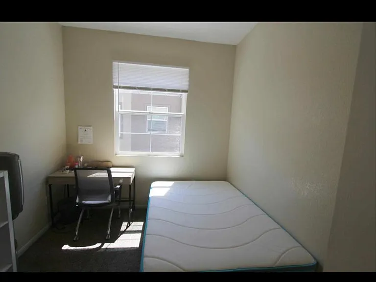 818 Almond Rd — Photo 5