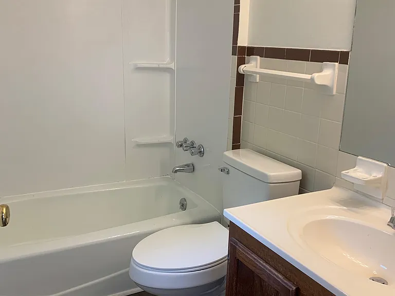 1024 Wedgewood Rd — Photo 10