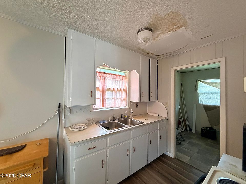 10th image of 1184 Farmer Rd