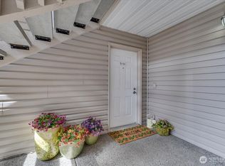 8833 1st St NE APT 101, Lake Stevens, WA 98258