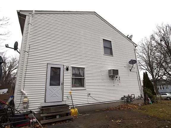 4th image of 16-18 Birch St