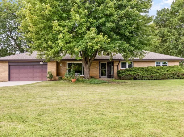 16632 West Crescent DRIVE, New Berlin, WI 53151