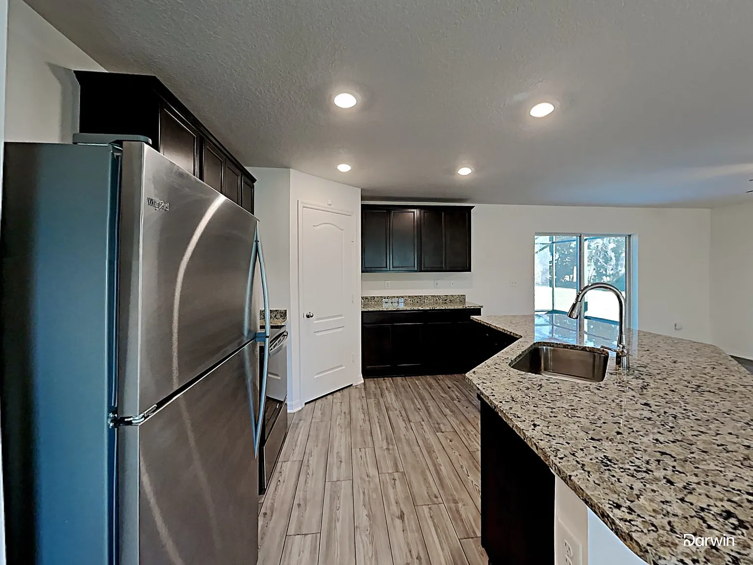 3 bed, 2.0 bath, 1463 sqft, $1,795 — Photo 2
