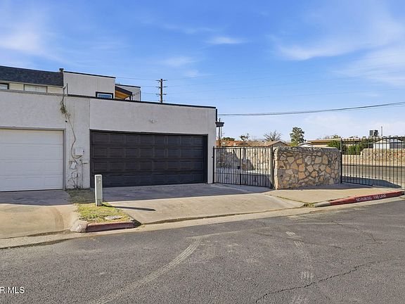 2nd image of 3251 Isla Morada Dr