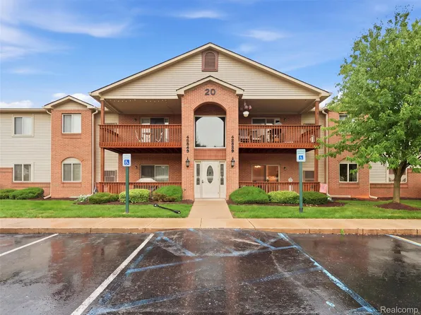 45849 Wildrye Ct Unit 4, Belleville, MI 48111