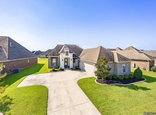6409 Union Dr, Addis, LA 70710