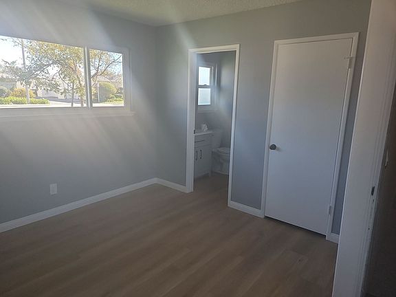 5th image of 156 W Garden Grn