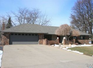 4501 S Vista Ln, Sioux Falls, SD 57105