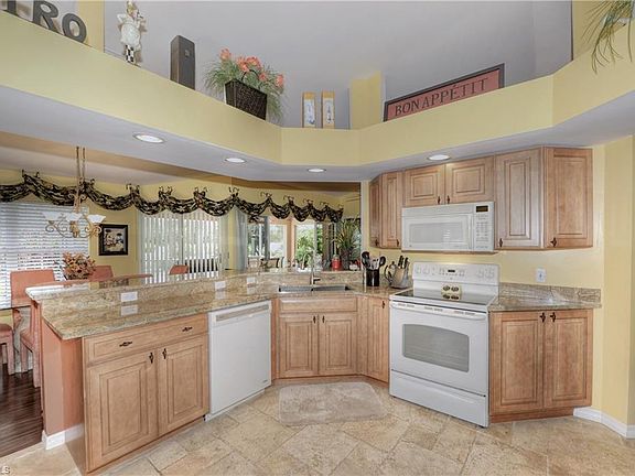 4th image of 2471 Valparaiso Blvd