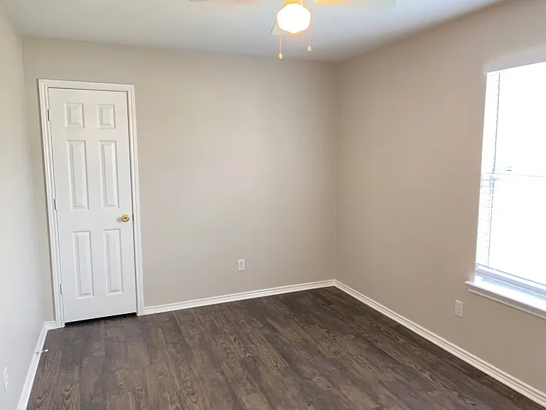 3008 Pine Valley Dr — Photo 10