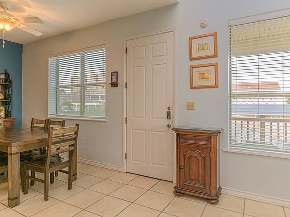 4th image of 120 E Oleander St #203