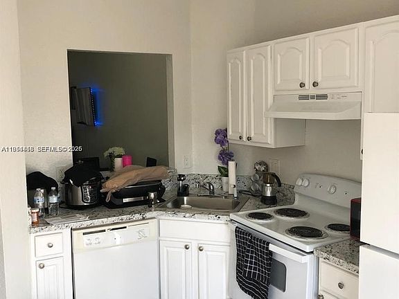 4th image of 27 NE 13th Ave #4