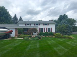 2727 Orchard Lane St NW, Grand Rapids, MI 49534