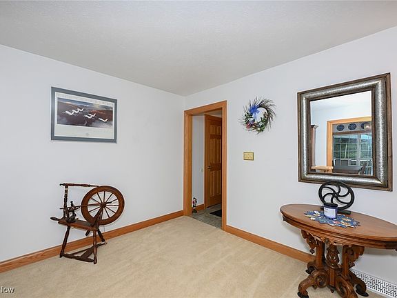 3rd image of 27820 Annetta Dr