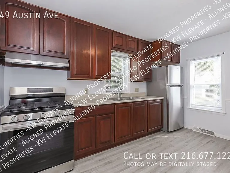 949 Austin Ave — Photo 4