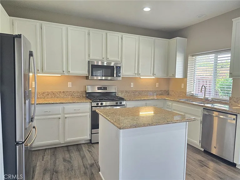 43160 Volterra St — Photo 4