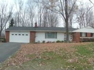 8677 Squirrel Hill Dr NE, Warren, OH