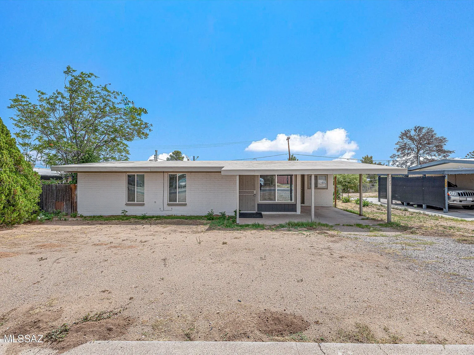 3 bed, 1.0 bath, 1053 sqft, $1,250 — Photo 1