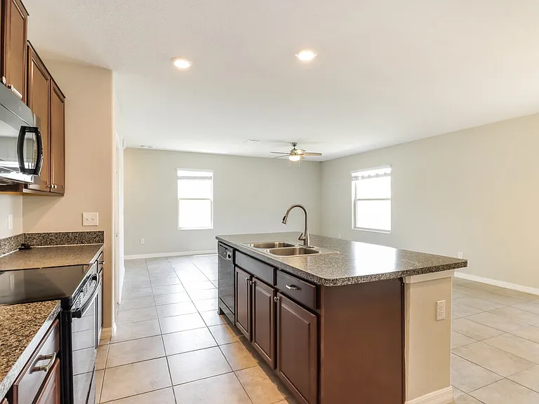 10153 Golden Wonder Ln — Photo 8