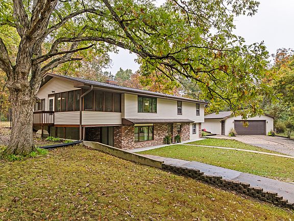 3rd image of 1280 County Road 2347