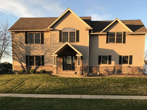 2053 Joni Ln, Stevensville, MI 49127