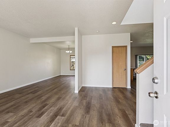 4th image of 2404 NE 165th Avenue
