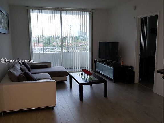 2nd image of 2775 NE 187th St APT 404