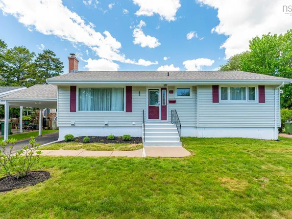 21 Canary Cres, Halifax, NS B3M 1R2