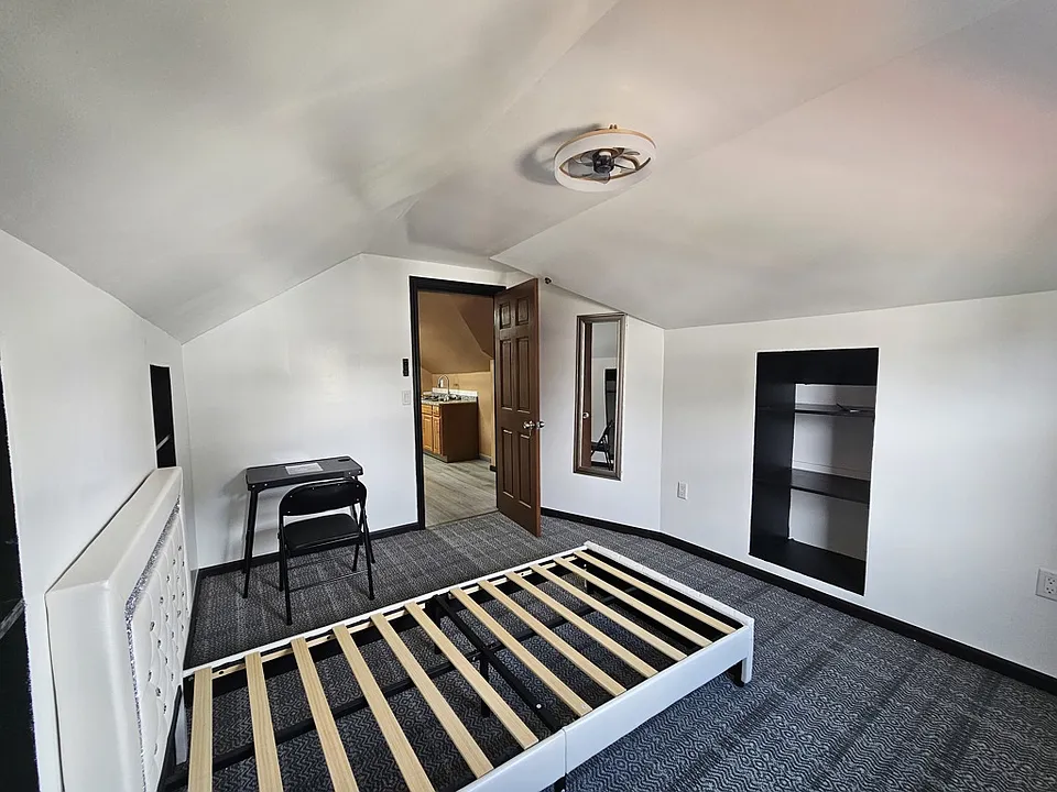 100 Park St #2