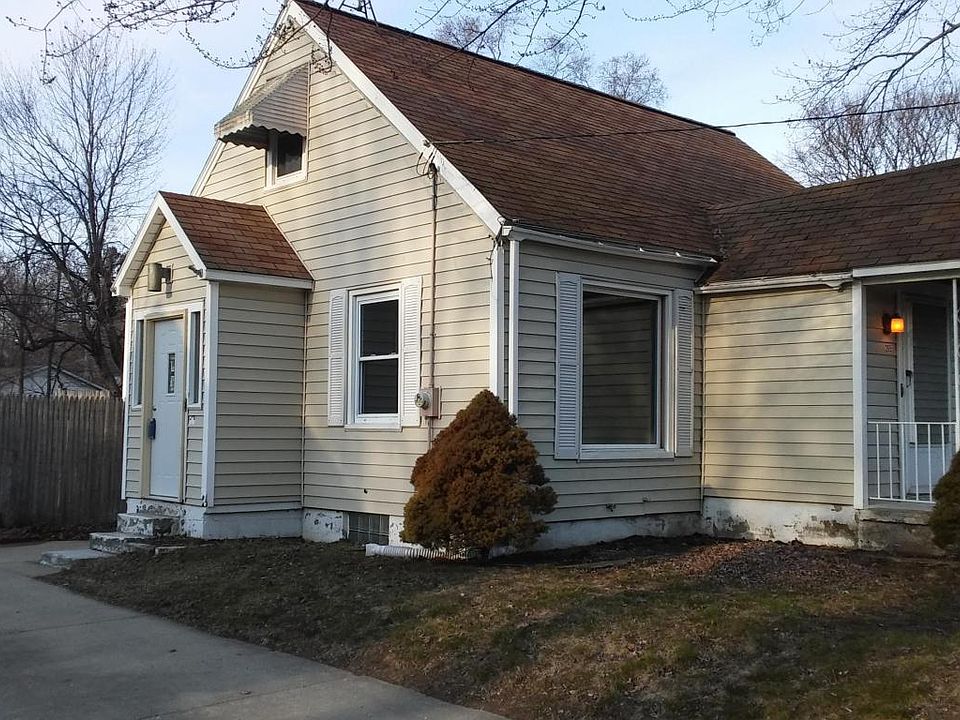 1st image of 265 Janet St SE