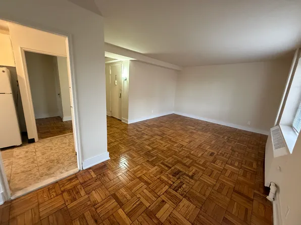 (undisclosed Address), Fresh Meadows, NY 11365