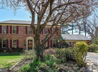 9209 Fernwood Rd, Bethesda, MD 20817