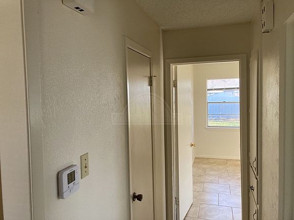 4th image of 2106 Boland St