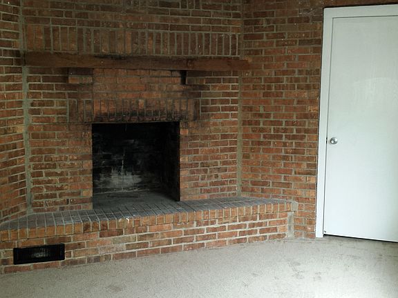 2nd image of 968 Clarendon Ave