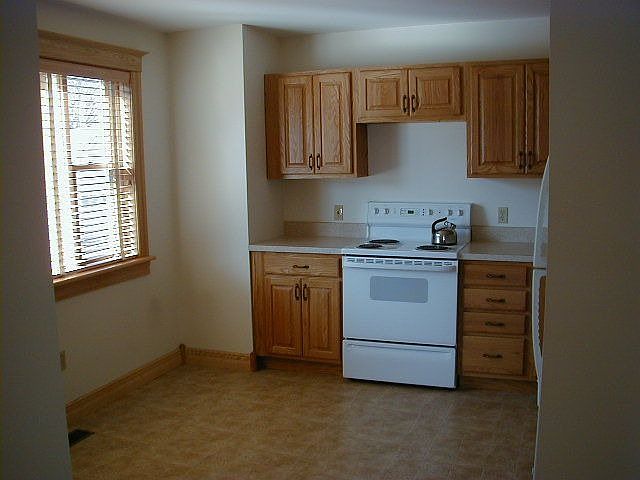2nd image of 557-559 Minor St