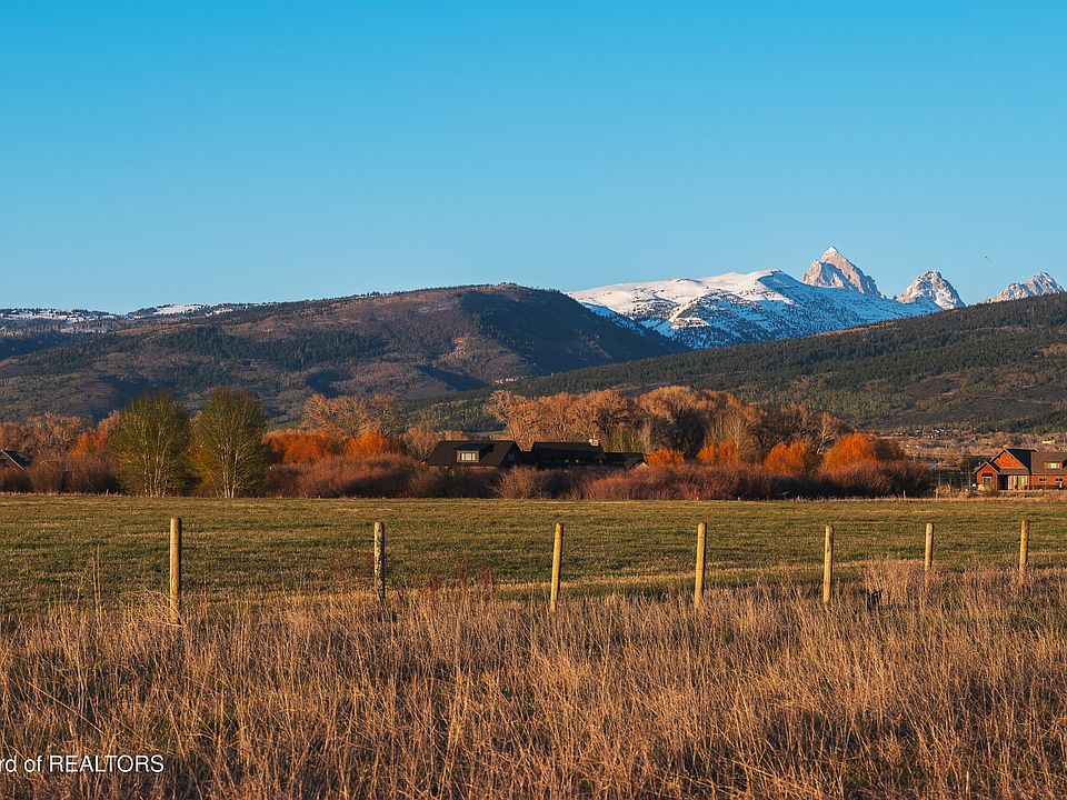1st image of 1355 Buckskin Loop