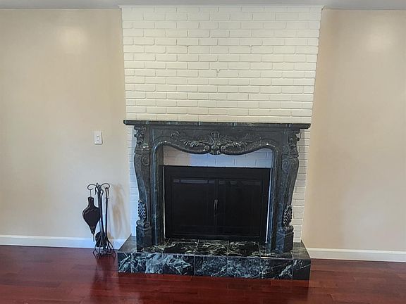 3rd image of 27 W Fairway Dr