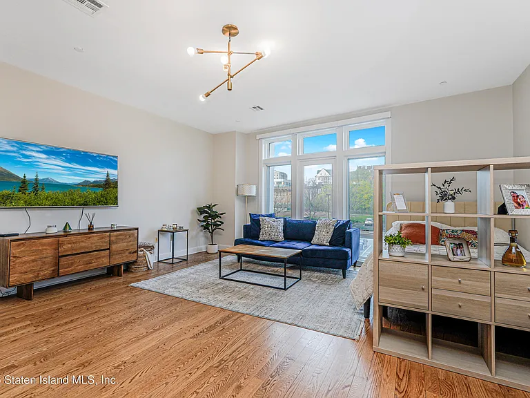 90 Bay Street Lndg #2H — Photo 6