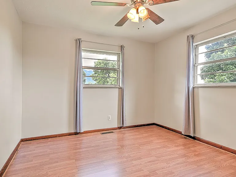 945 Bishop Loop — Photo 7
