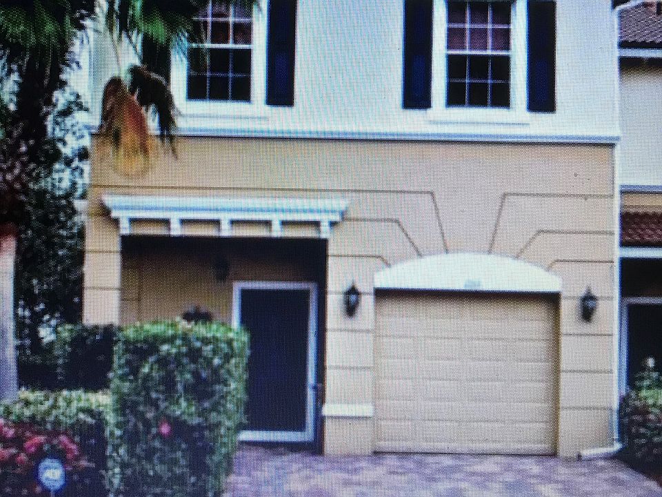1st image of 1153 Normandie Way