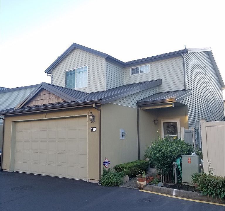 1st image of 418 17th St SE Unit 12D