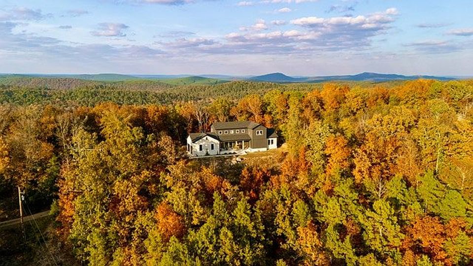 4 Gray Hawk Dr - Property Image