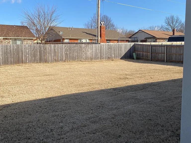 2818 E Pittsburg St — Photo 13