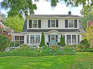 20515 Lake Rd, Rocky River, OH 44116