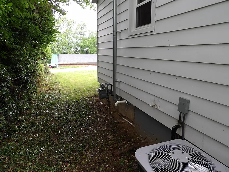 109 Allnutt Dr — Photo 50