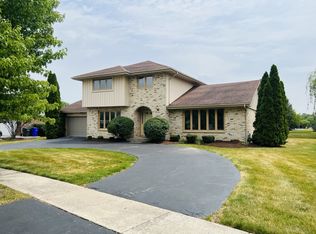 14731 Middle Pinecreek Dr, Orland Park, IL