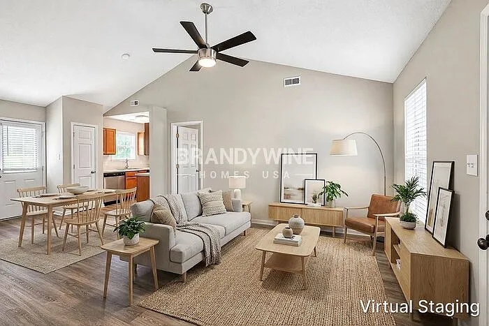 4 bed, 2.0 bath, 1147 sqft, $1,820 — Photo 3