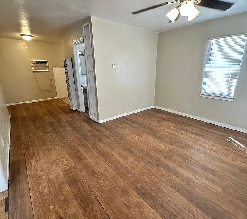 212 SW 37th Ave