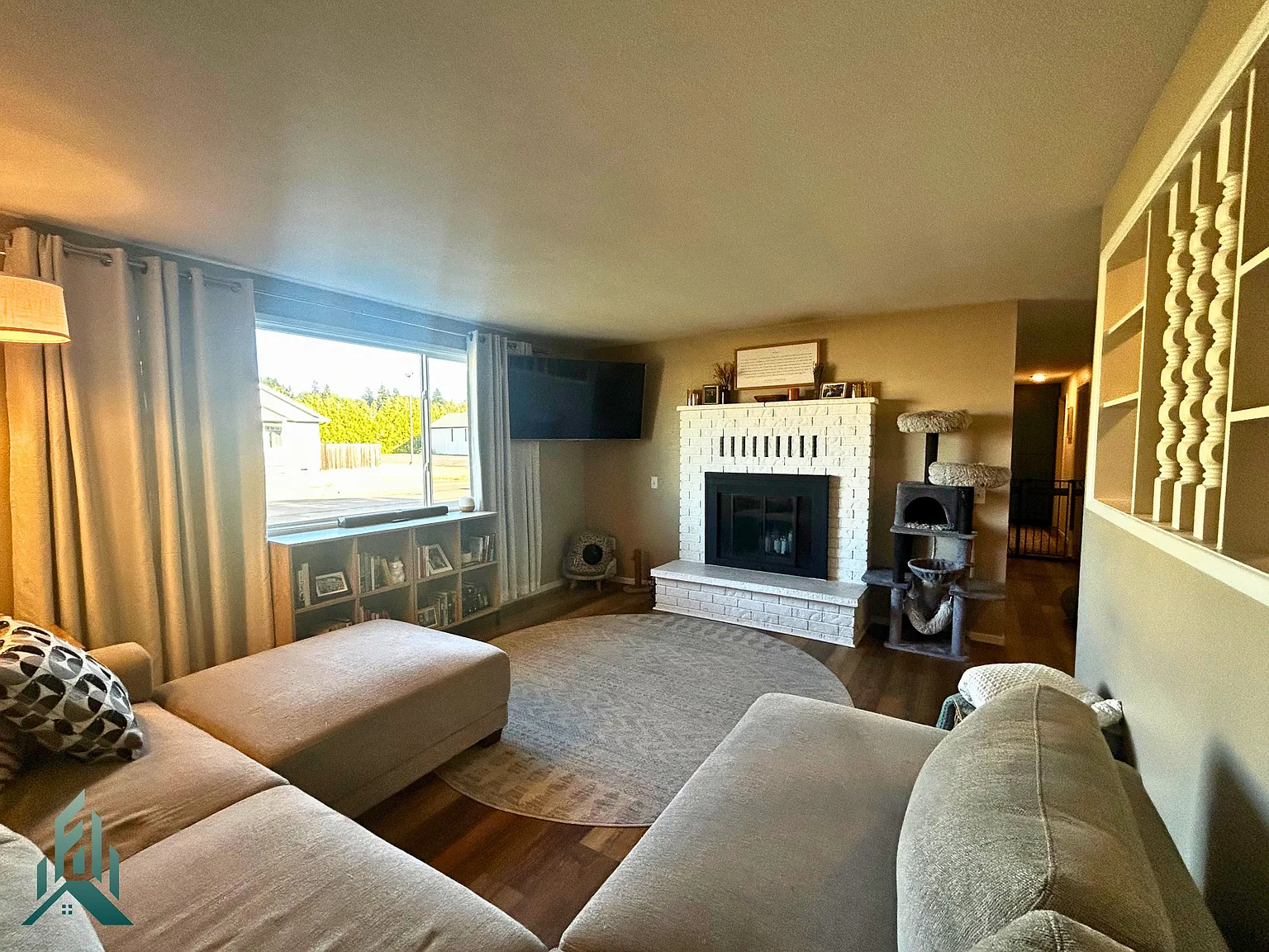 3 bed, 1300 sqft, $2,395 — Photo 3