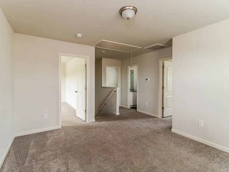 216 Glenoaks Dr — Photo 8